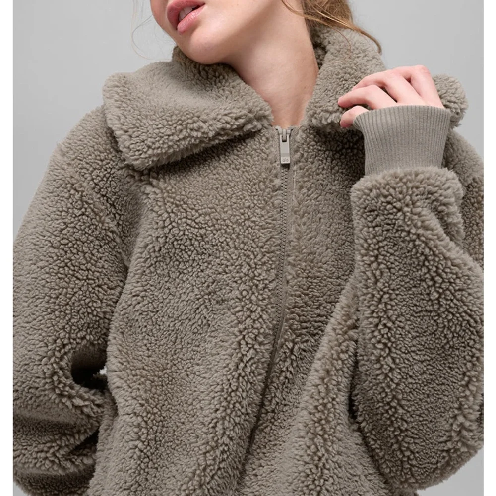ALO Downtown Sherpa Jacket in Light Cocoa